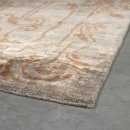 Tapis SILKY Angelo taupe et motif baroque orange