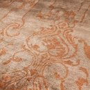 Tapis SILKY Angelo taupe et motif baroque orange